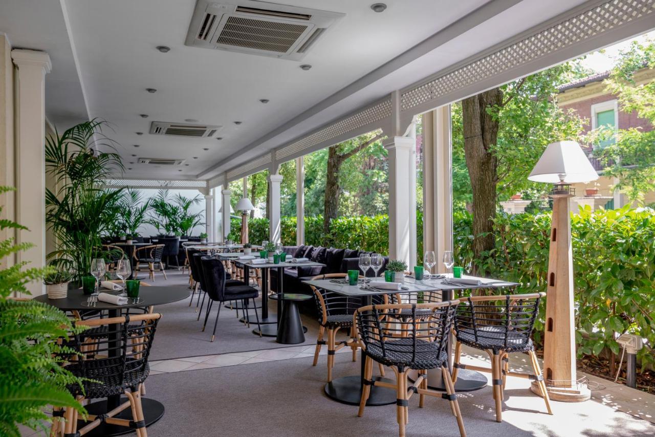 Hotel Maestrale Riccione Exterior photo