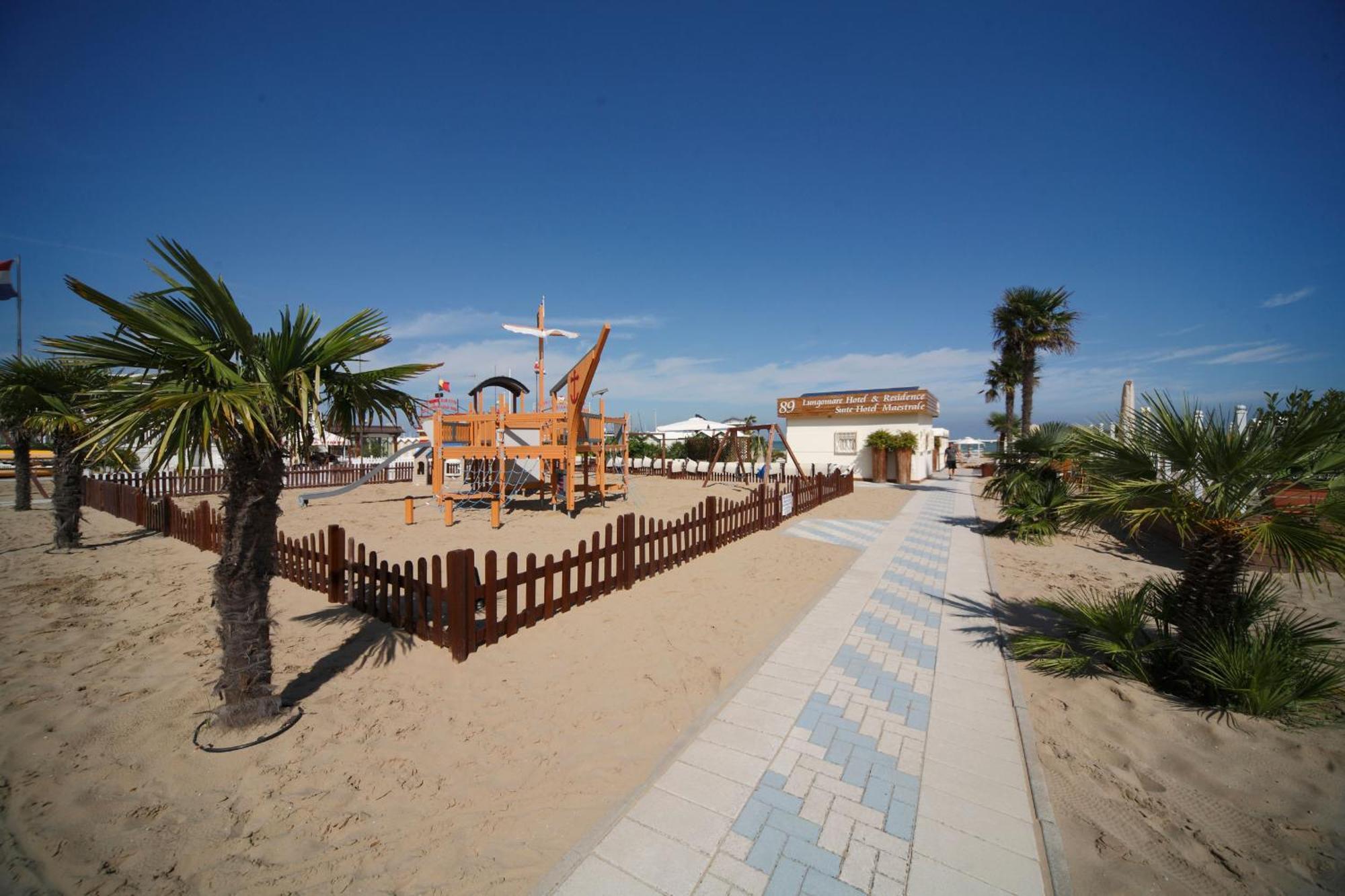 Hotel Maestrale Riccione Exterior photo