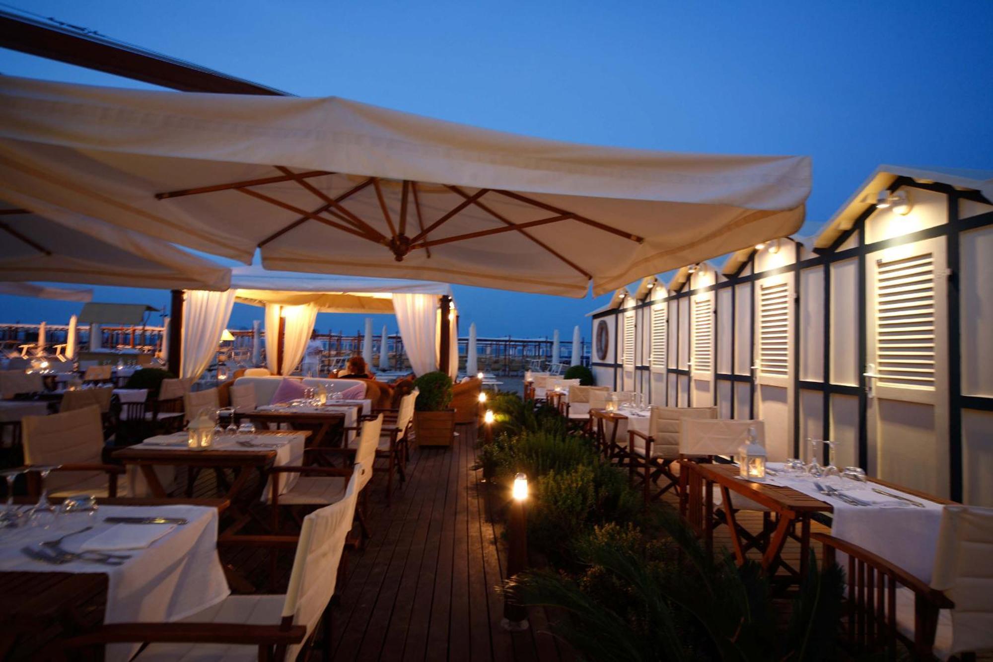 Hotel Maestrale Riccione Exterior photo