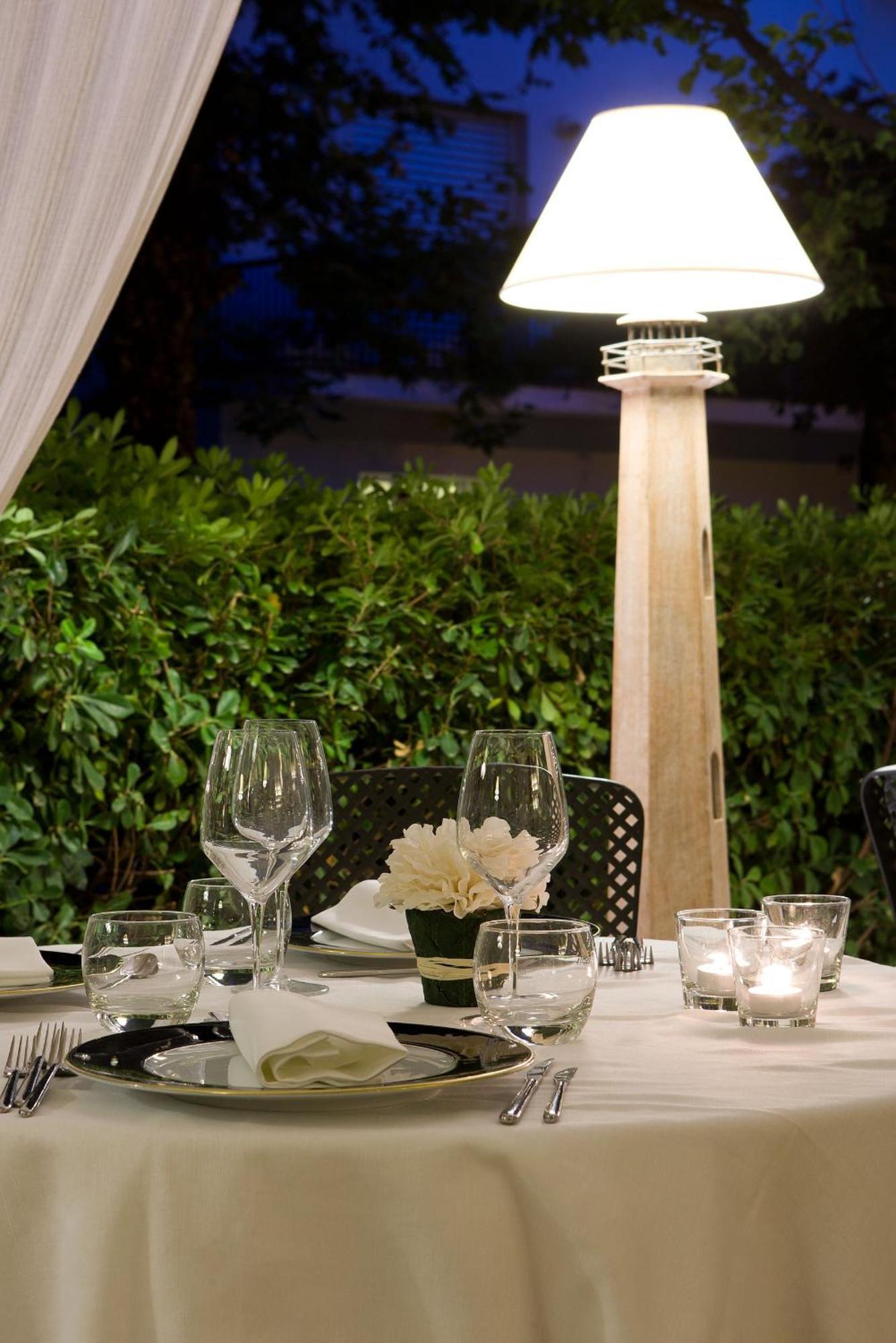 Hotel Maestrale Riccione Exterior photo