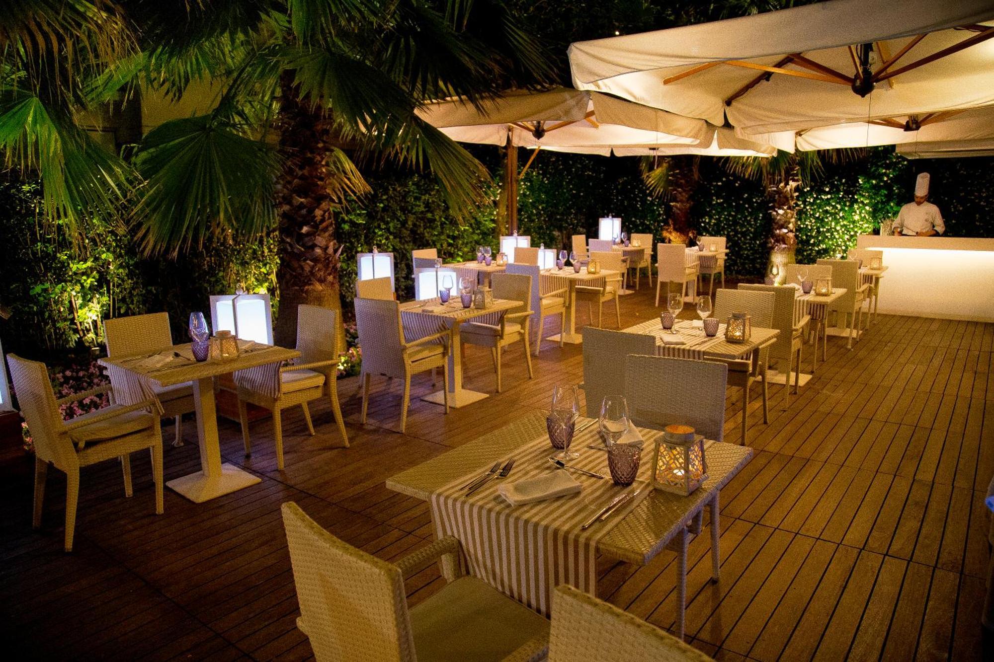 Hotel Maestrale Riccione Exterior photo